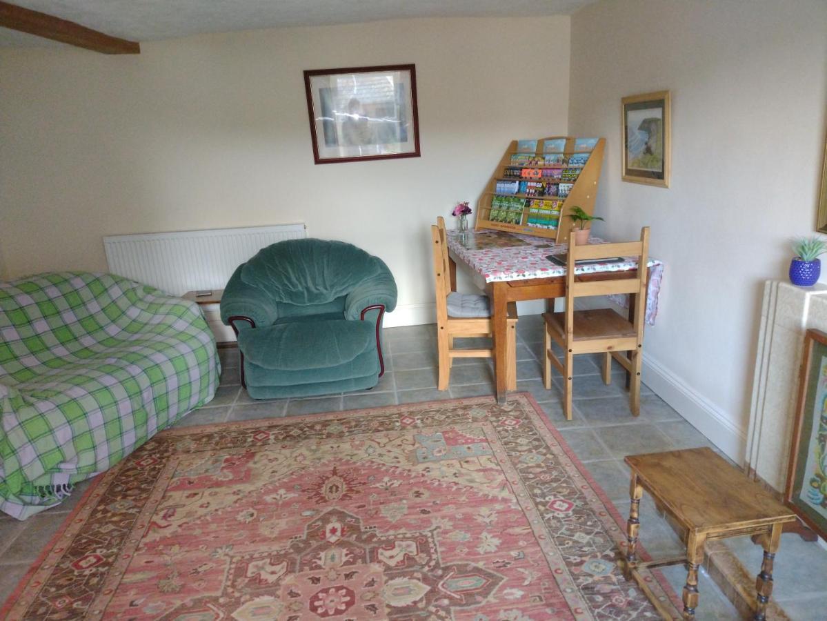 Sharlands Farm Bed And Breakfast Bude Exterior photo